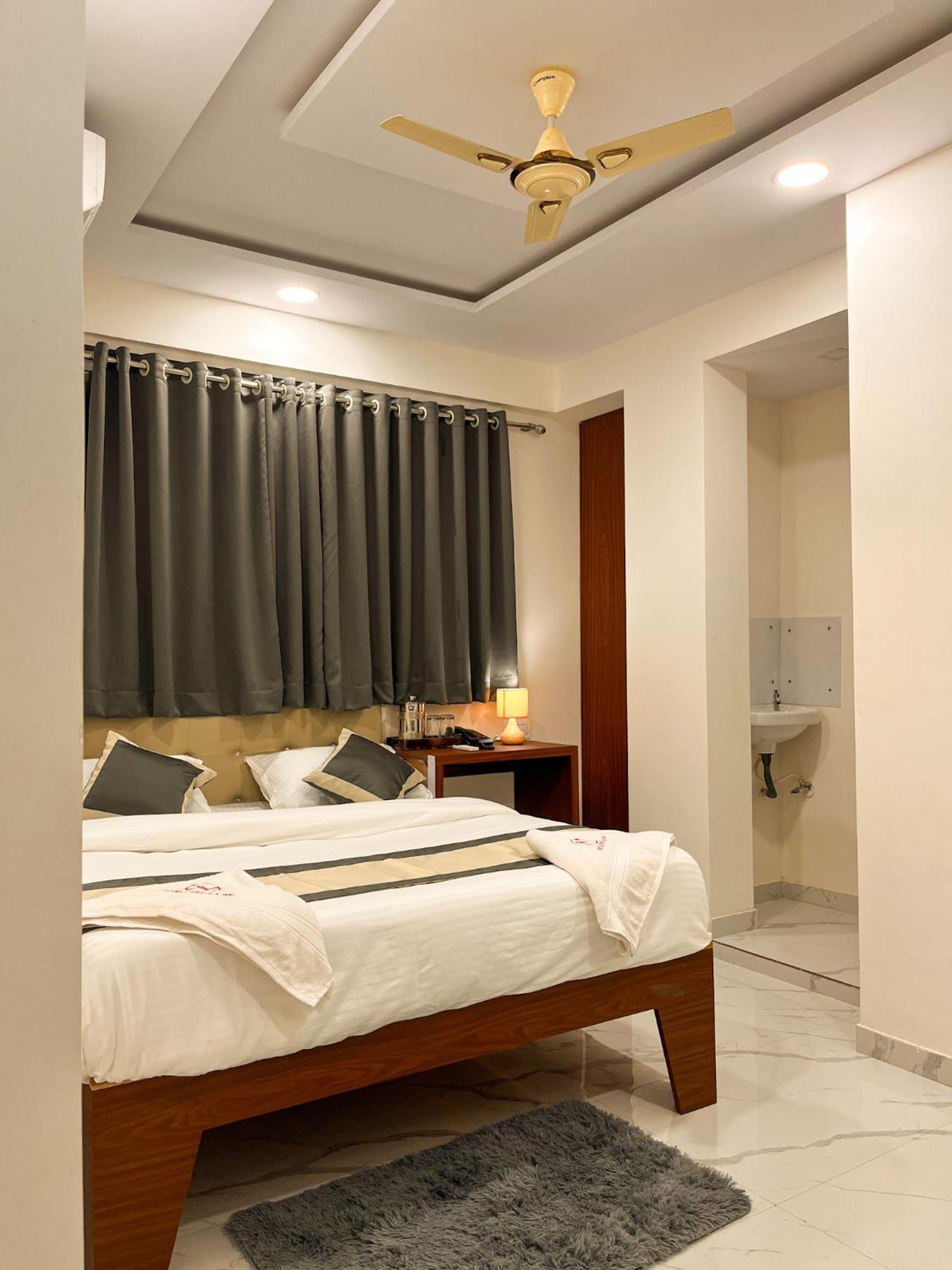 Fortuna Inn Manage By Sn Hospitality Navi Mumbai Exterior photo